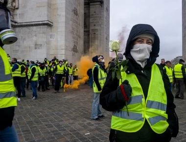 Περιμένουν τον Α.Τσίπρα με «κίτρινα γιλέκα» στην Θεσσαλονίκη: Του ετοιμάζουν υποδοχή a la Mακρόν